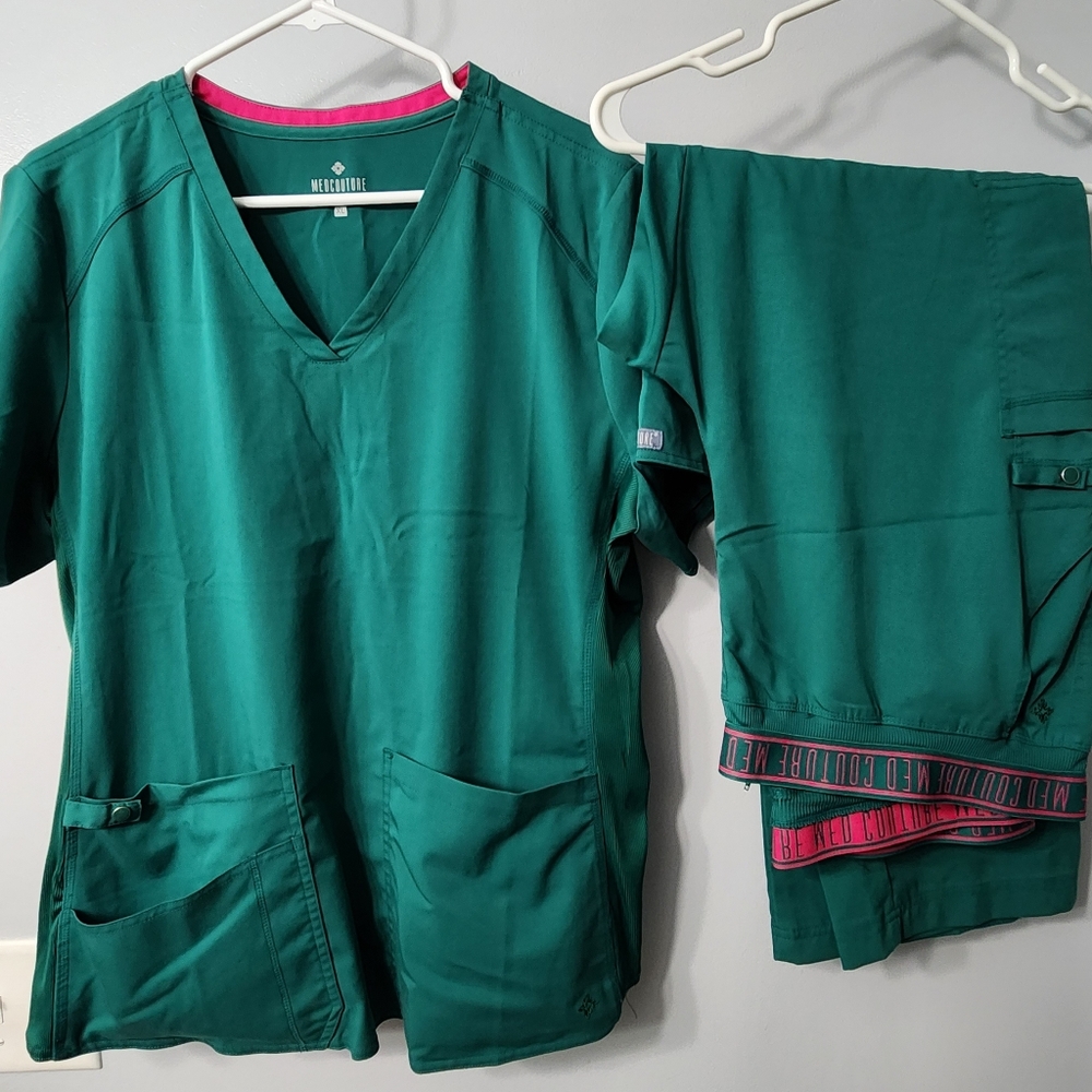 Med Couture scrub set